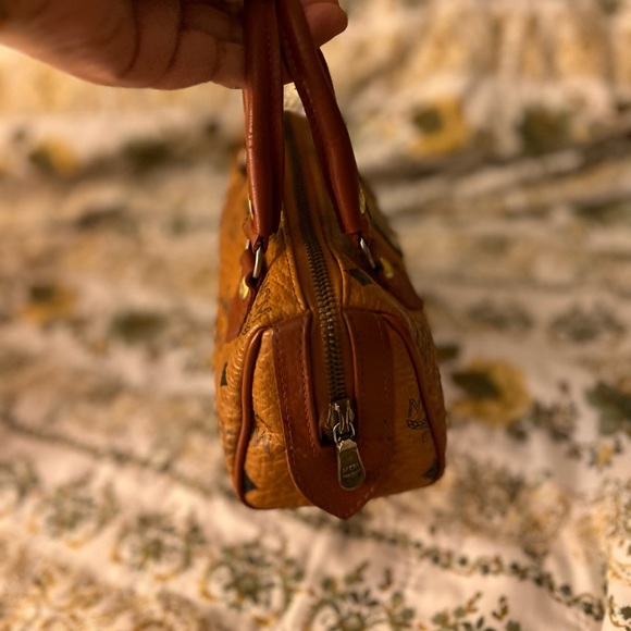 MCM Mini Boston - Picture 3 of 5